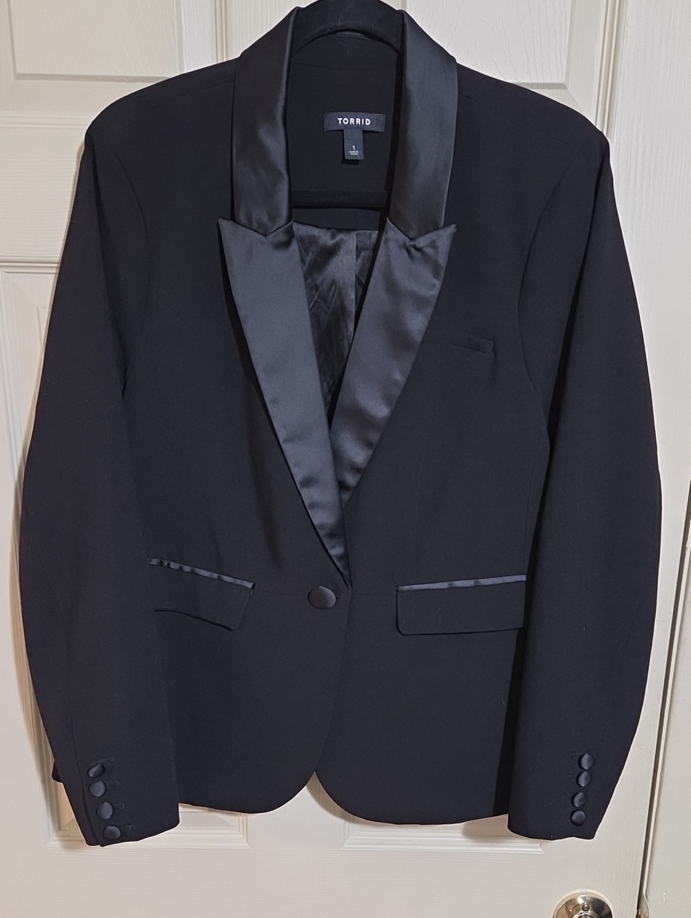 STUNNING TUXEDO JACKET Black Satin Lapel Blazer